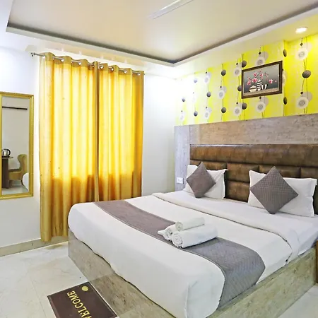 Hotel Broadway, Near Delhi Airport,